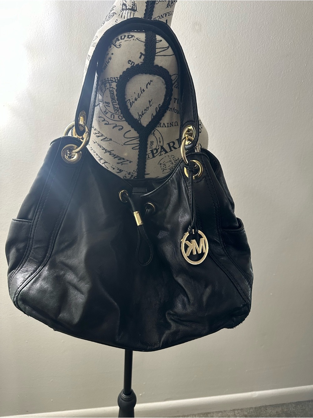 Michael Kors Ludlow Black Leather Drawstring Hobo Shoulder Bag